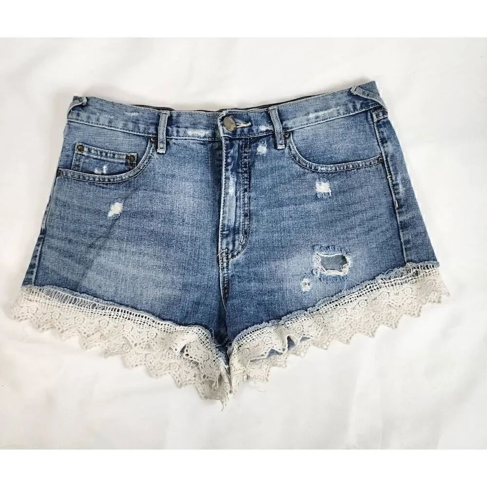 Free People Blue Bohemian Denim Shorts With Lace Trim Size 28 B2